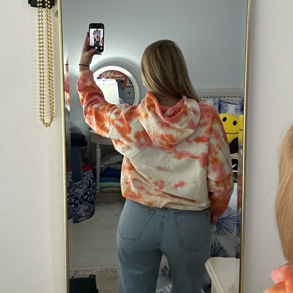 Stay Wavy sweatshirt - Picture 2 of 4
